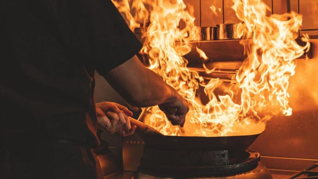 De la flamme à l’assiette